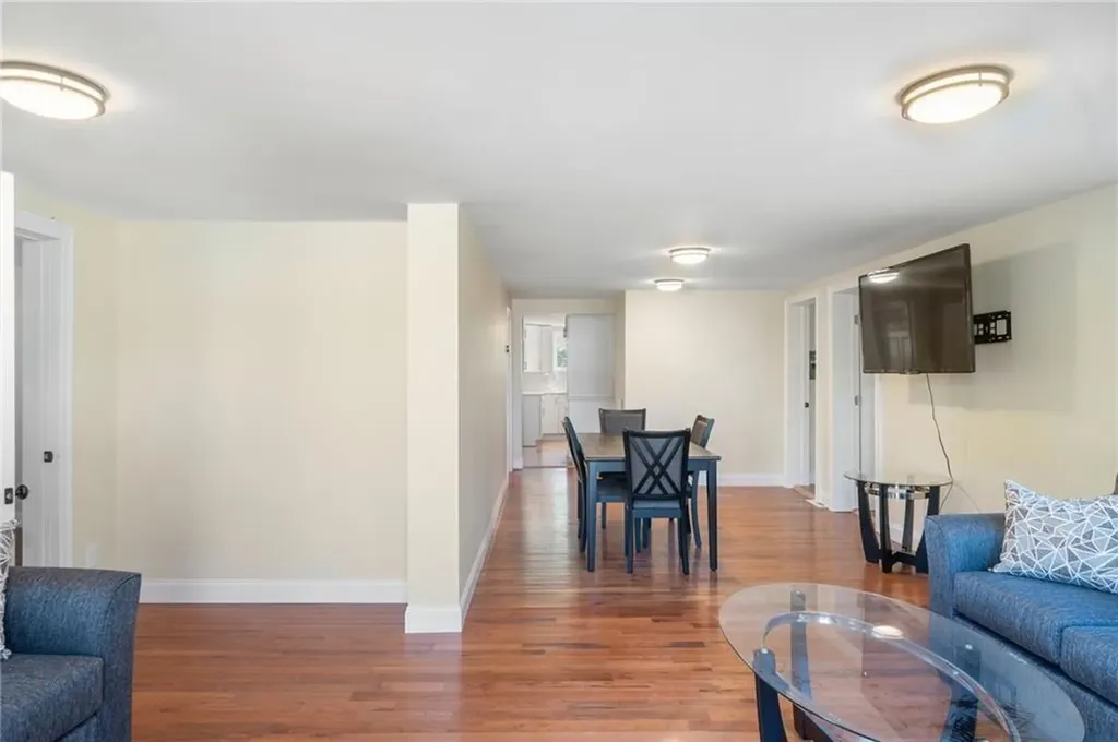 100 Conanicus Road Narragansett RI 02882