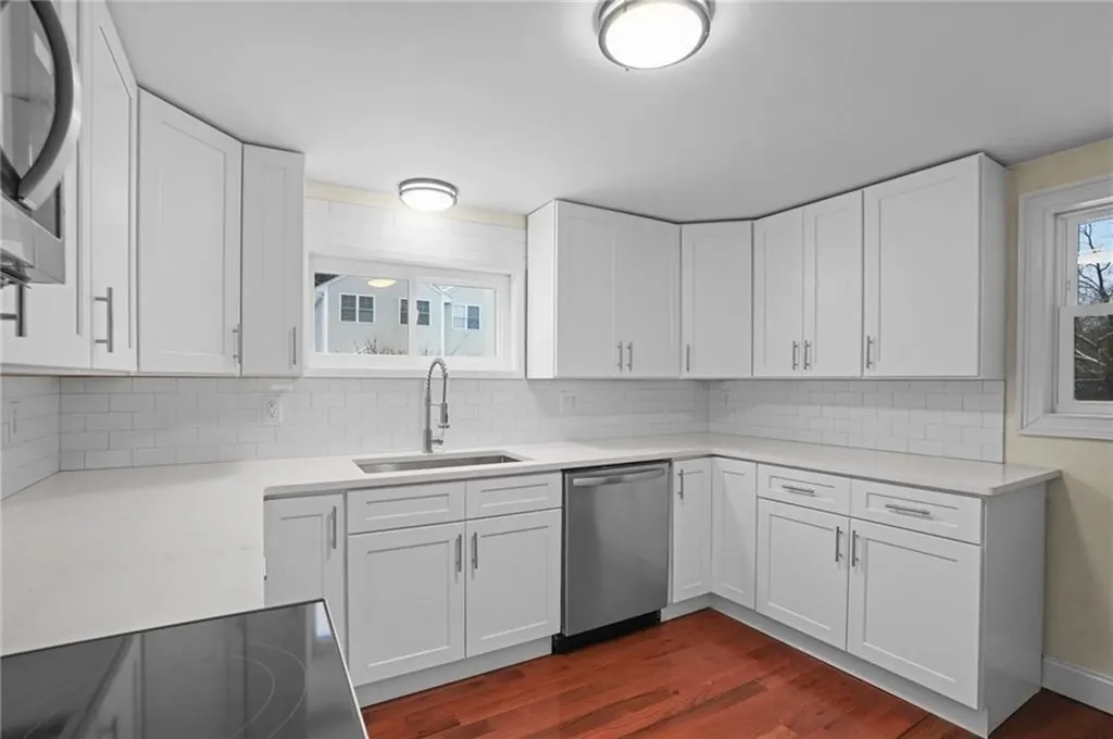 100 Conanicus Road Narragansett RI 02882