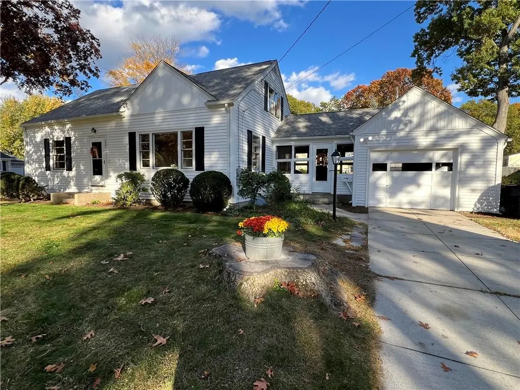 90 Park View Avenue Warwick RI 02888