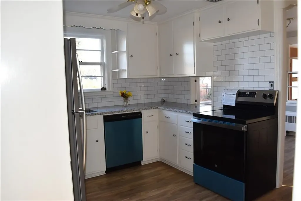 90 Park View Avenue Warwick RI 02888