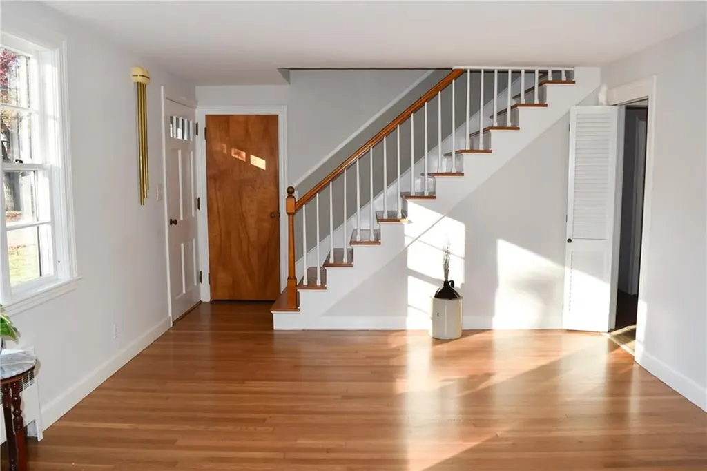 90 Park View Avenue Warwick RI 02888