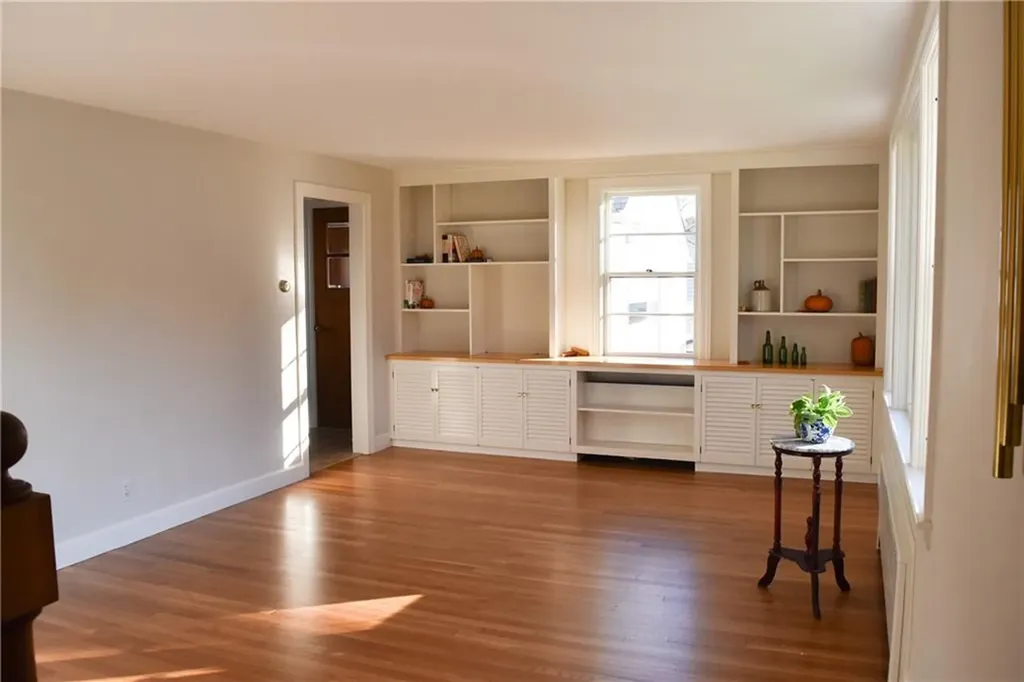 90 Park View Avenue Warwick RI 02888