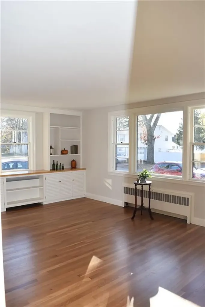 90 Park View Avenue Warwick RI 02888