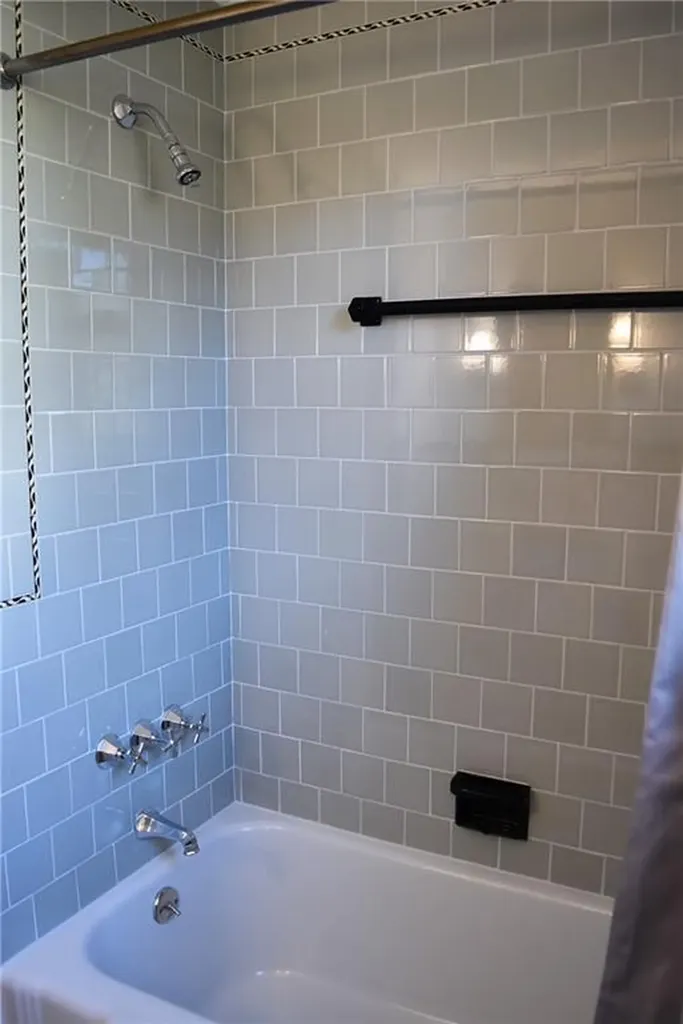 90 Park View Avenue Warwick RI 02888