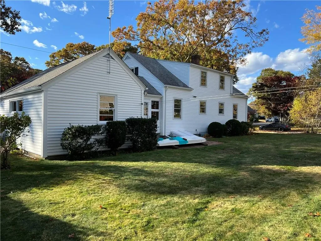 90 Park View Avenue Warwick RI 02888