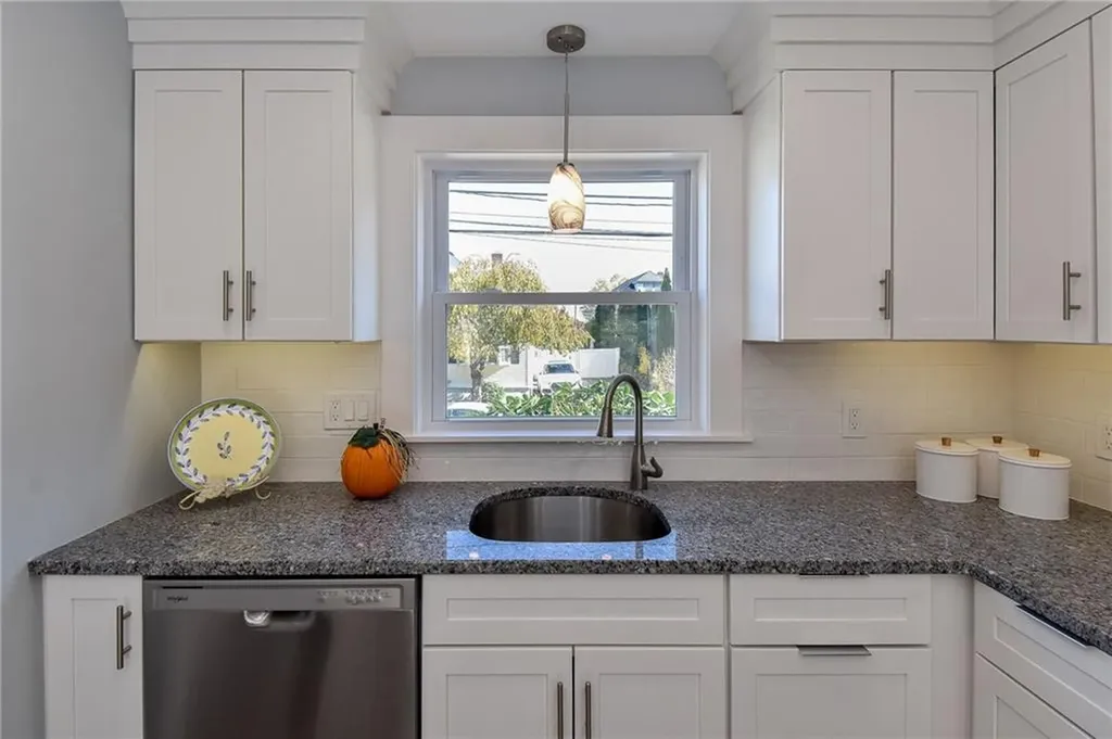 72 Waller Street Providence RI 02908