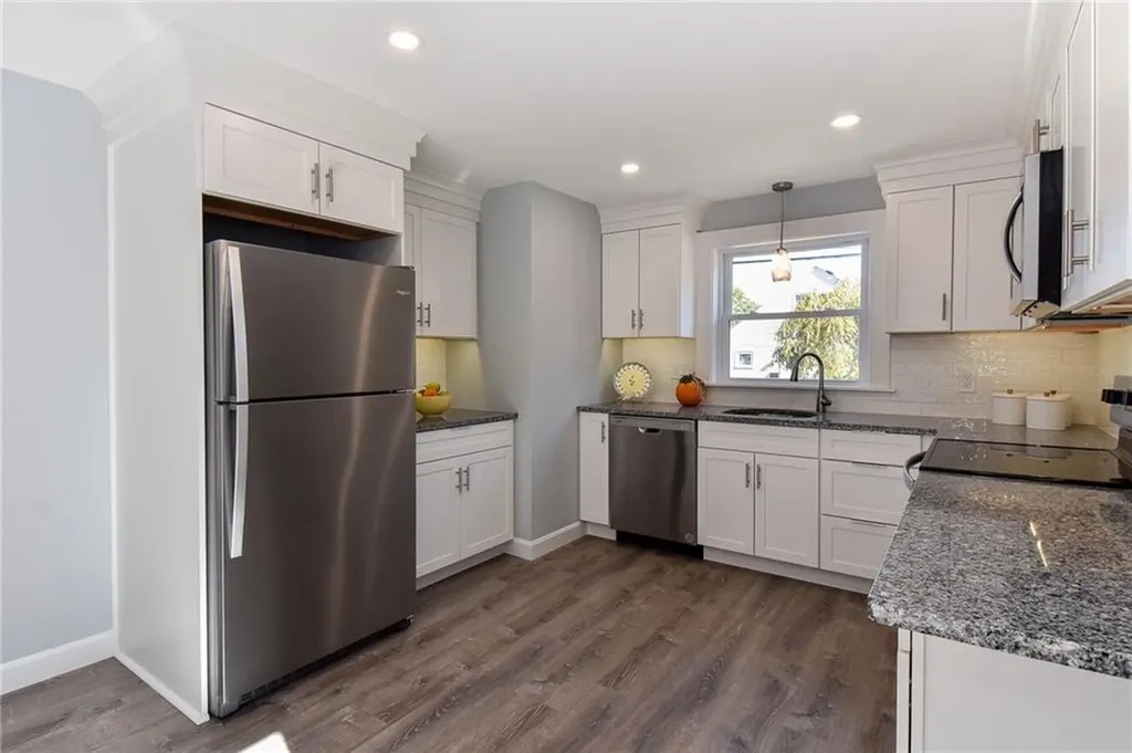 72 Waller Street Providence RI 02908