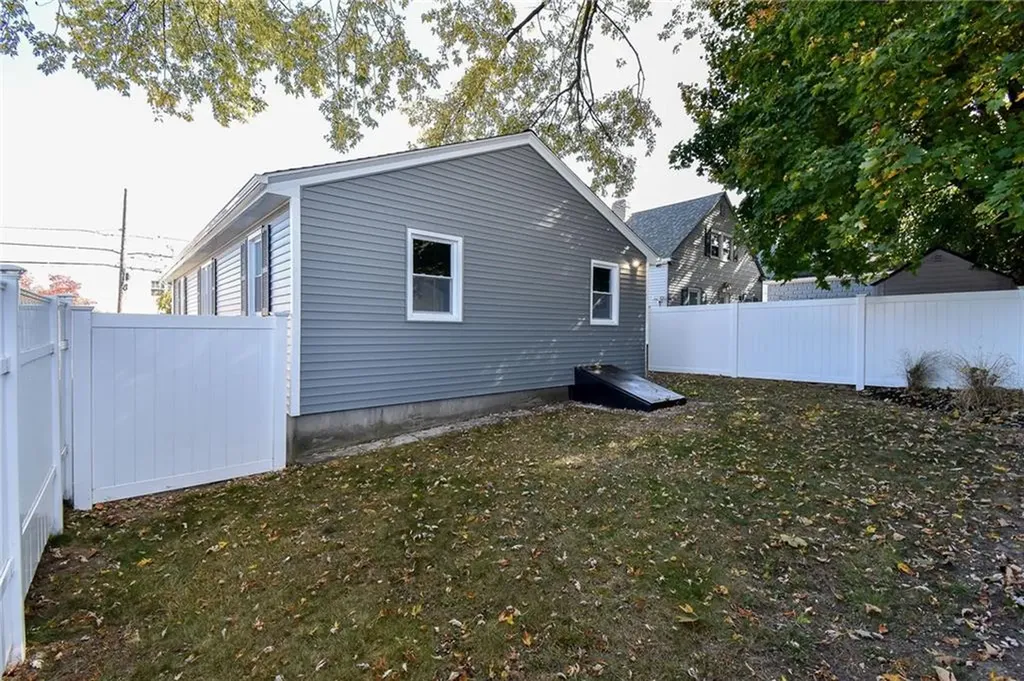 72 Waller Street Providence RI 02908