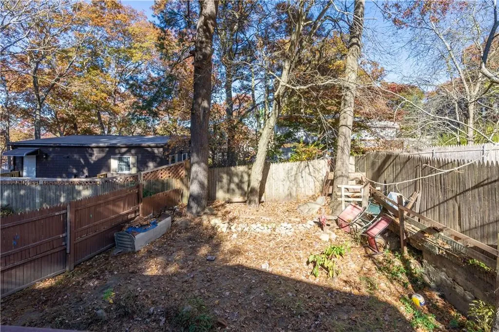 25 Mohawk Street Coventry RI 02816