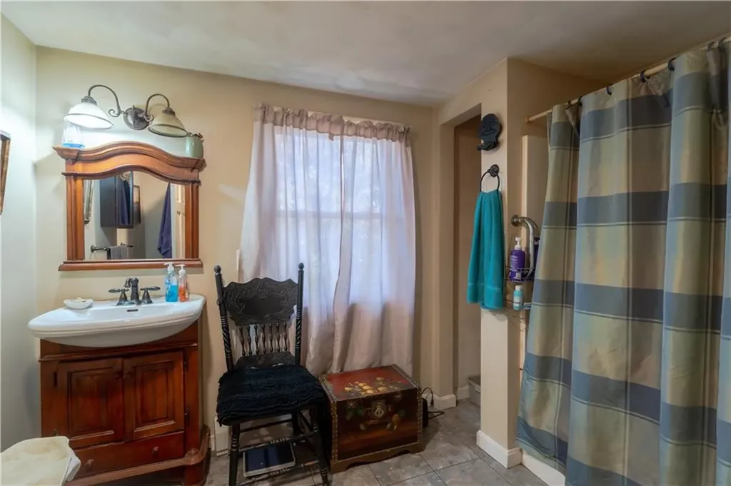 25 Mohawk Street Coventry RI 02816