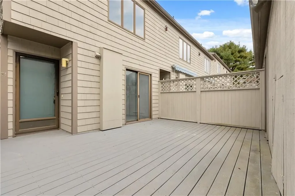 71 Sea Breeze Lane Bristol RI 02809