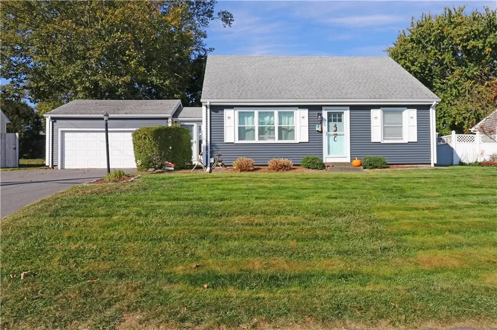 71 Douglas Avenue Portsmouth RI 02871