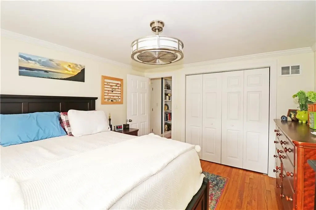 71 Douglas Avenue Portsmouth RI 02871