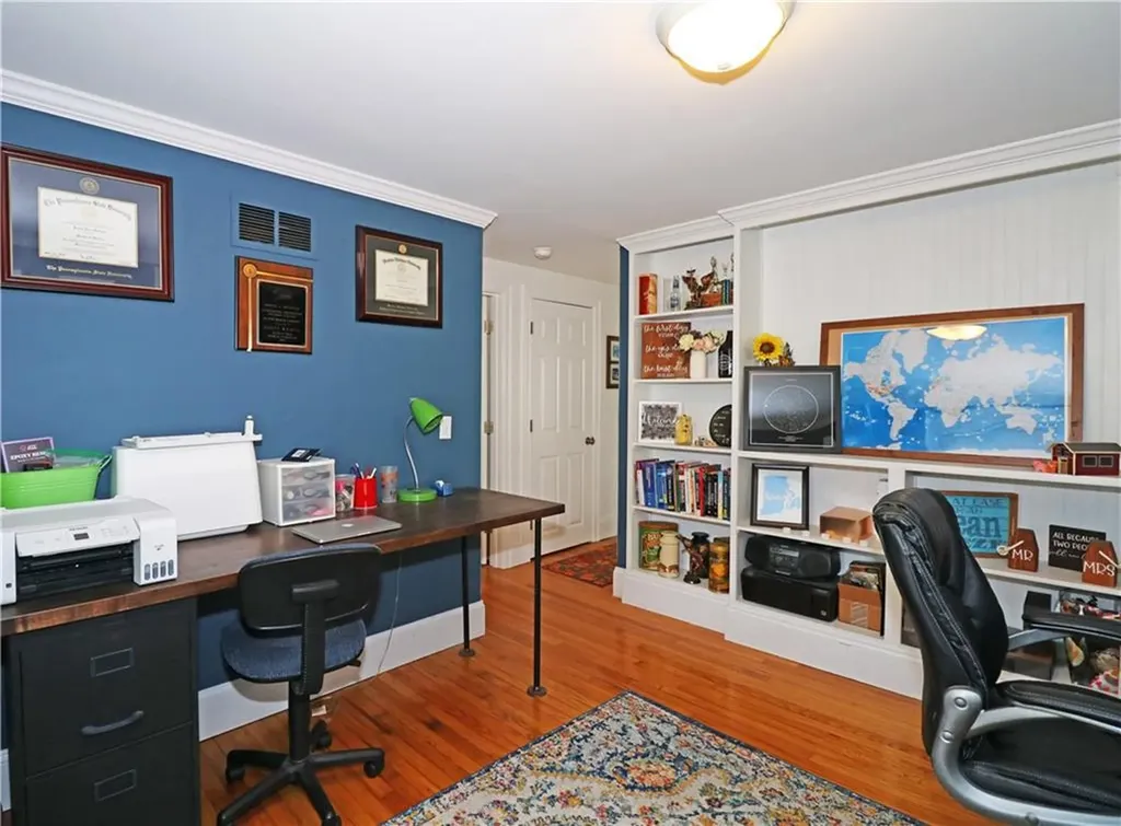 71 Douglas Avenue Portsmouth RI 02871