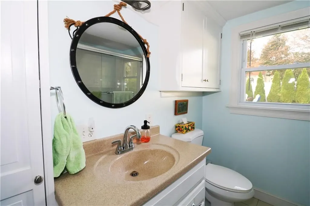 71 Douglas Avenue Portsmouth RI 02871