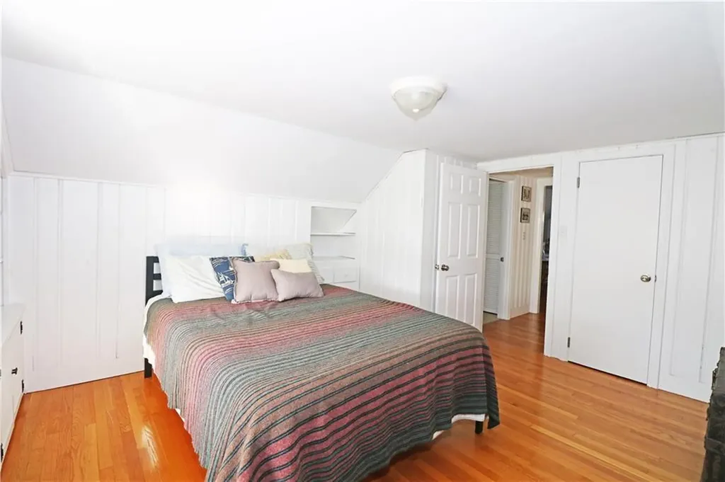 71 Douglas Avenue Portsmouth RI 02871