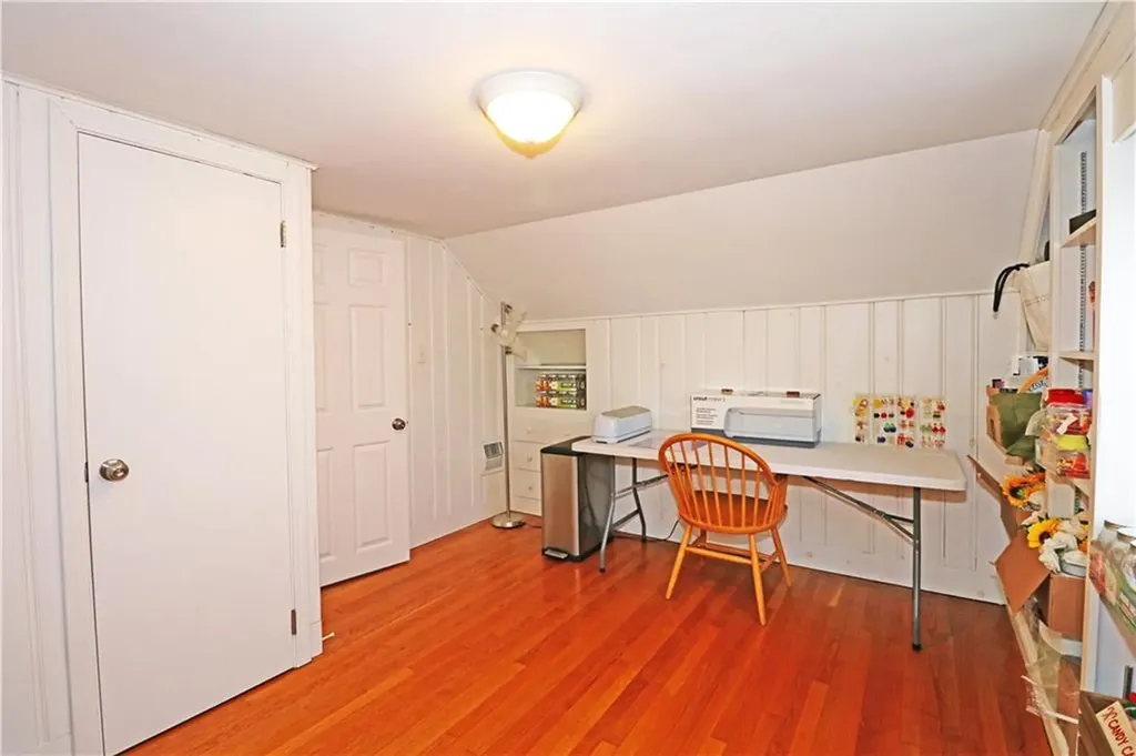 71 Douglas Avenue Portsmouth RI 02871
