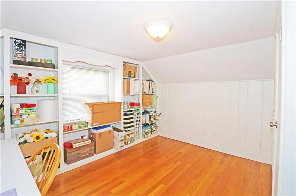71 Douglas Avenue Portsmouth RI 02871