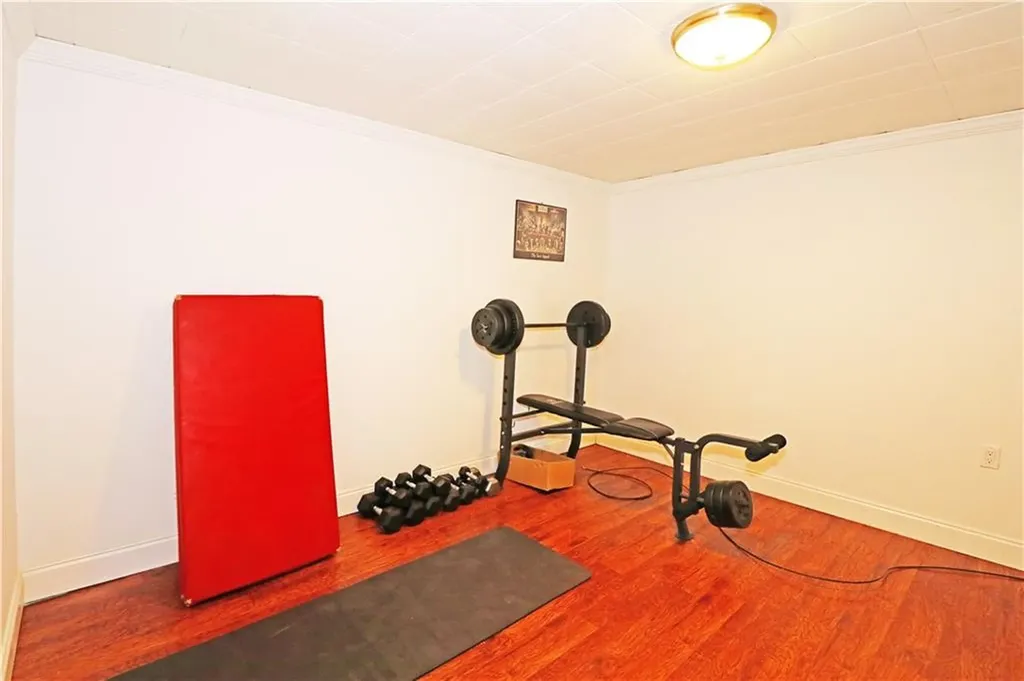71 Douglas Avenue Portsmouth RI 02871