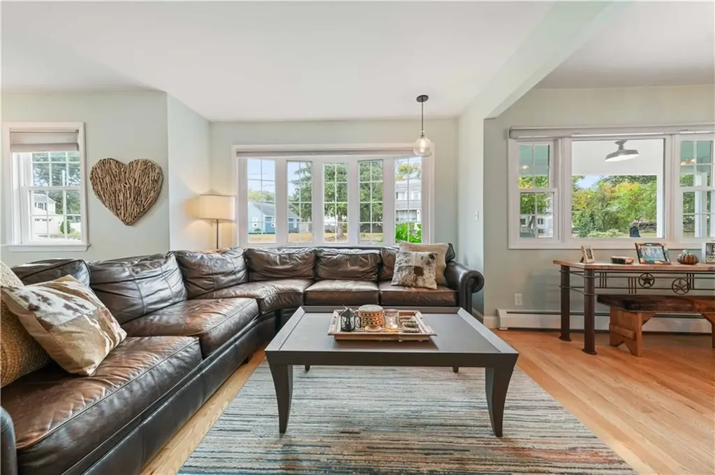 147 Grand View Drive Warwick RI 02886
