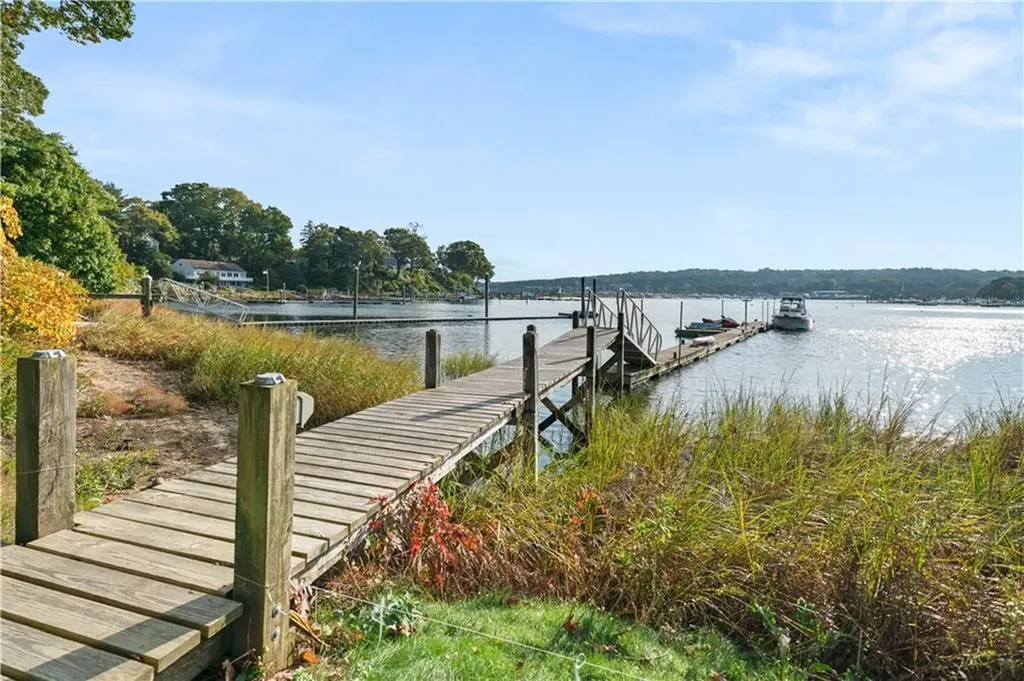 147 Grand View Drive Warwick RI 02886