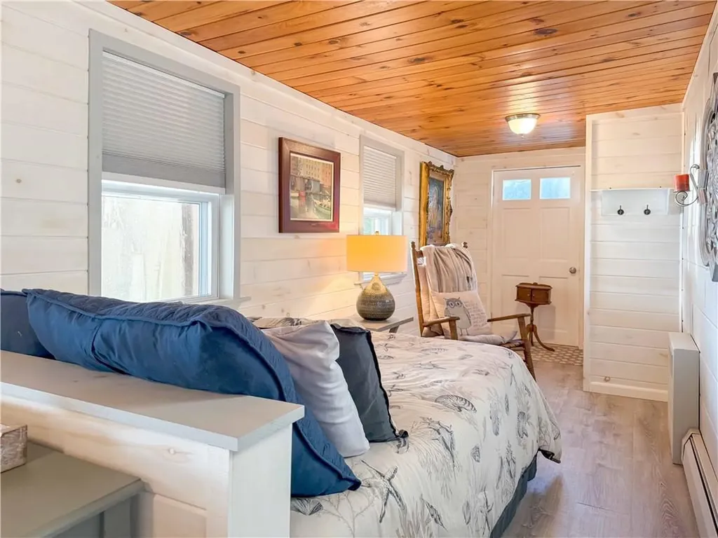 147 Grand View Drive Warwick RI 02886