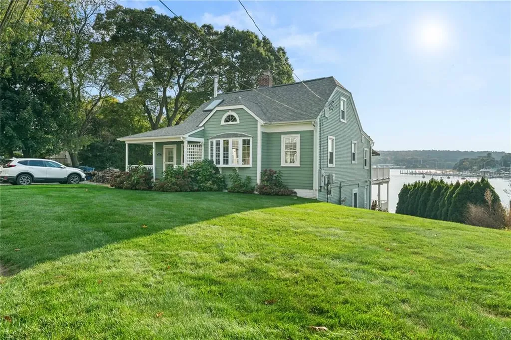 147 Grand View Drive Warwick RI 02886