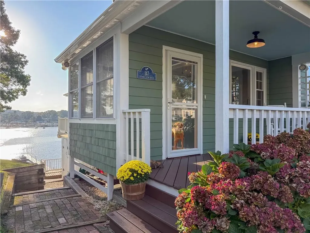 147 Grand View Drive Warwick RI 02886