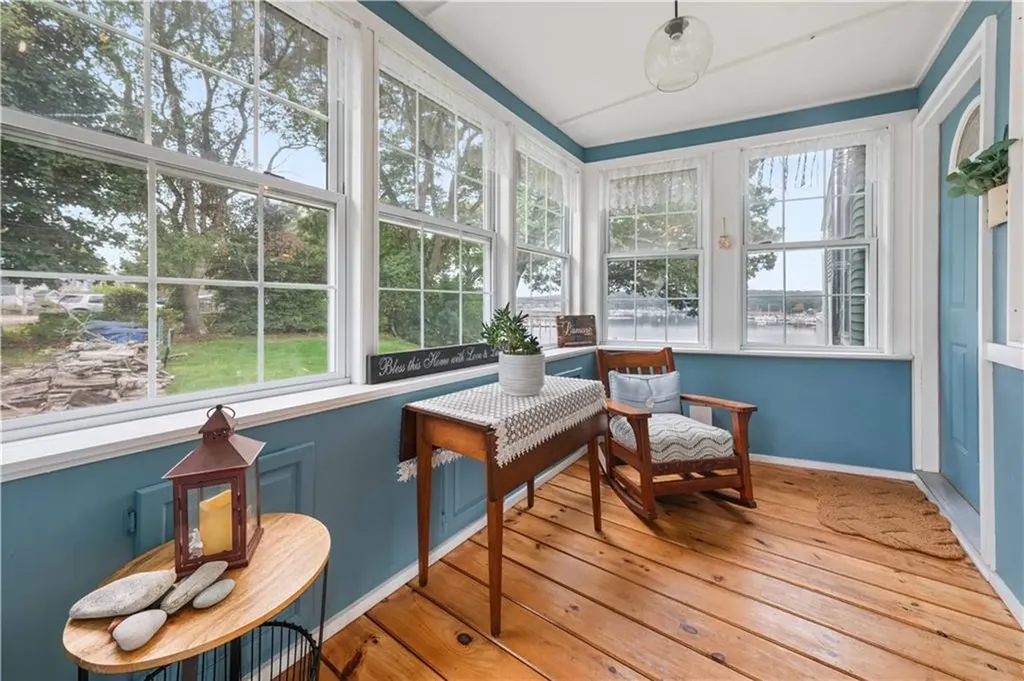 147 Grand View Drive Warwick RI 02886