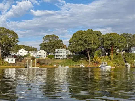 147 Grand View Drive Warwick RI 02886