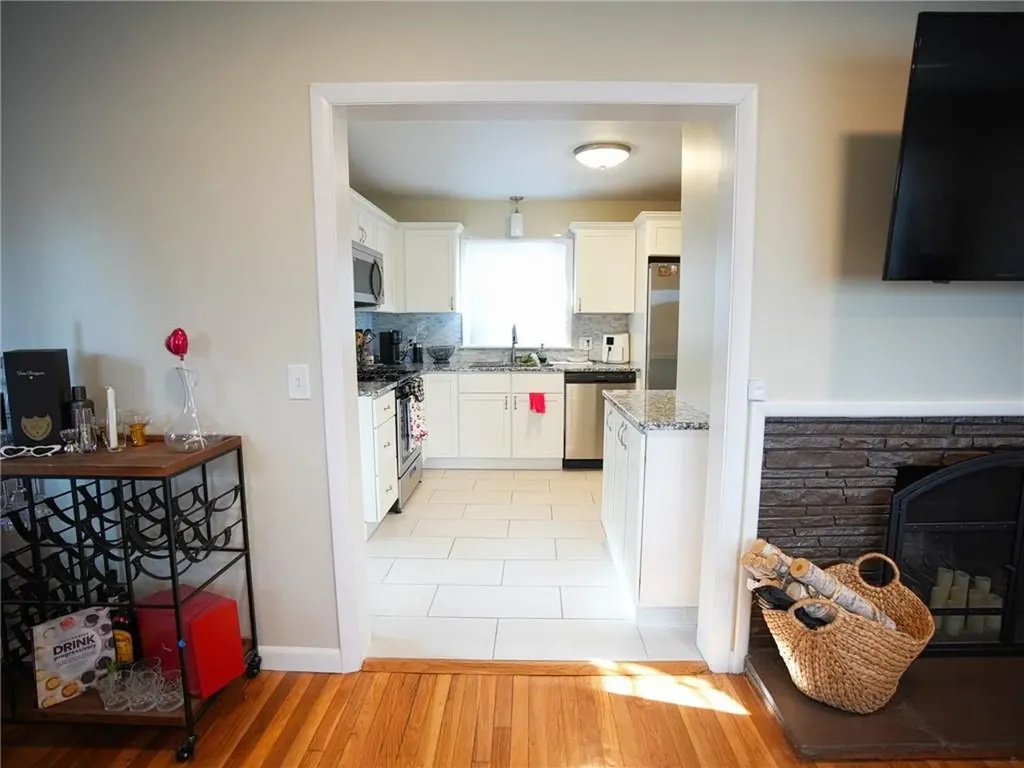 50 Elton Circle Cranston RI 02921