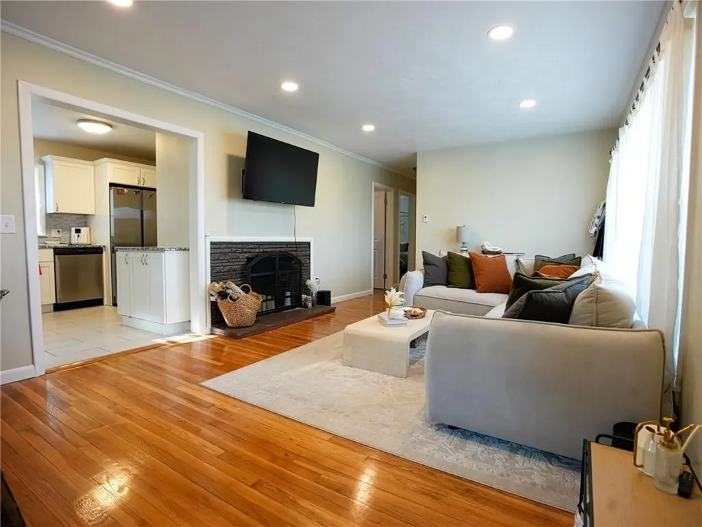 50 Elton Circle Cranston RI 02921