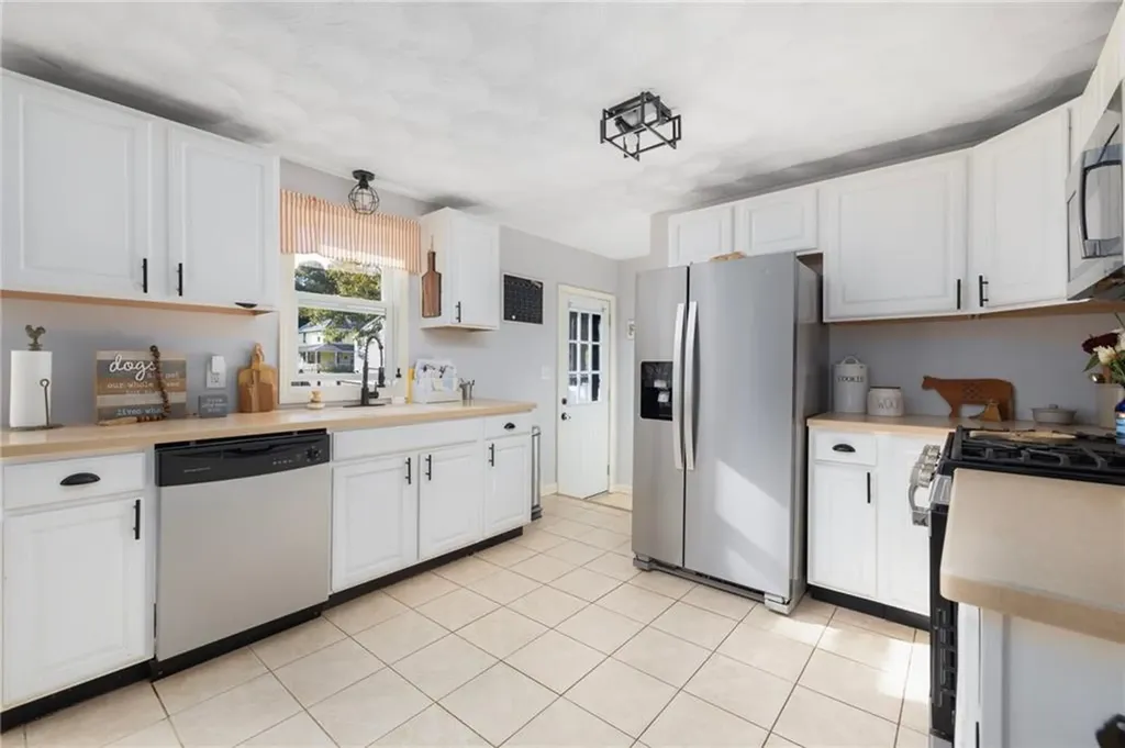 70 Pender Avenue Warwick RI 02889
