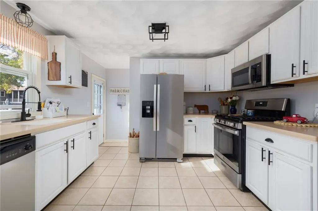 70 Pender Avenue Warwick RI 02889