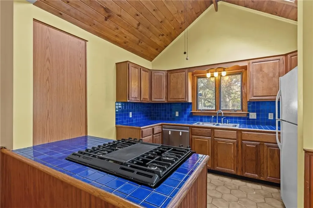 565 Sandy Lane Warwick RI 02889