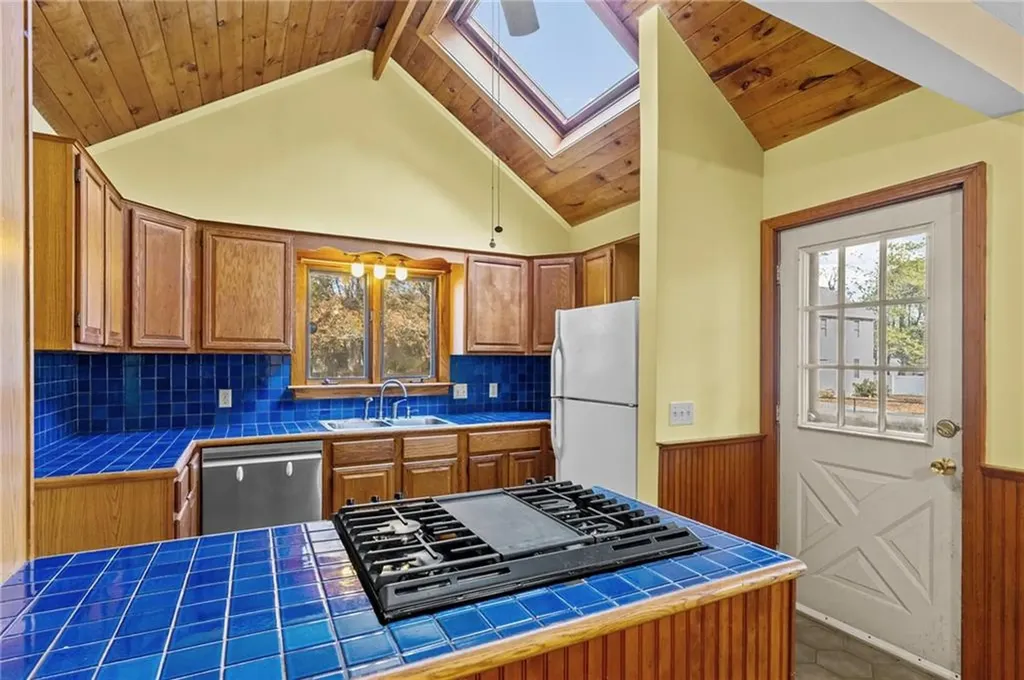 565 Sandy Lane Warwick RI 02889