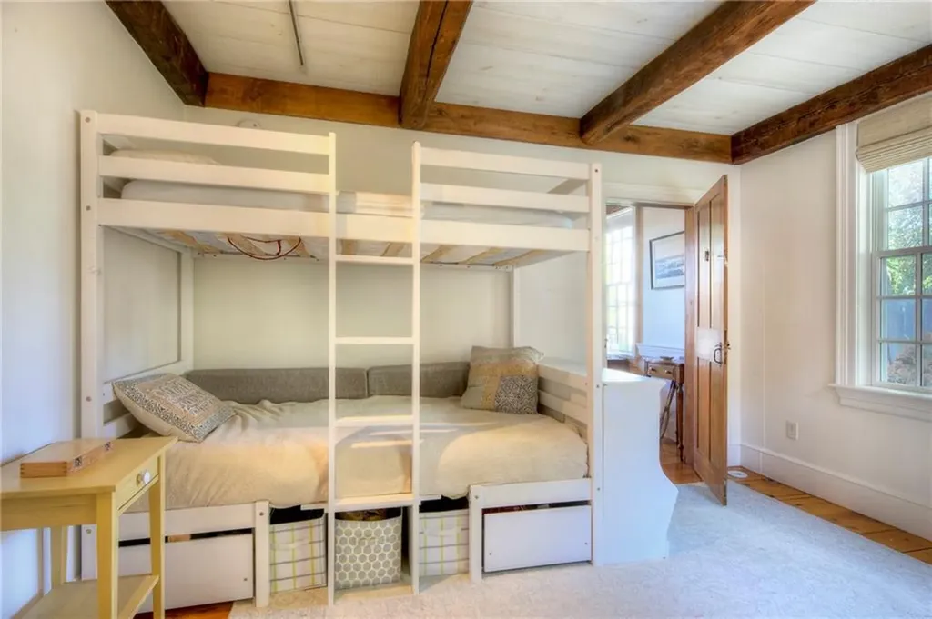 3 Webster Court Newport RI 02840