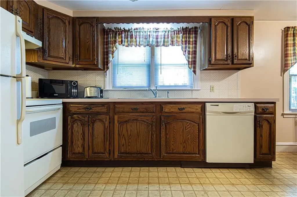 125 Hopkins Avenue Johnston RI 02919