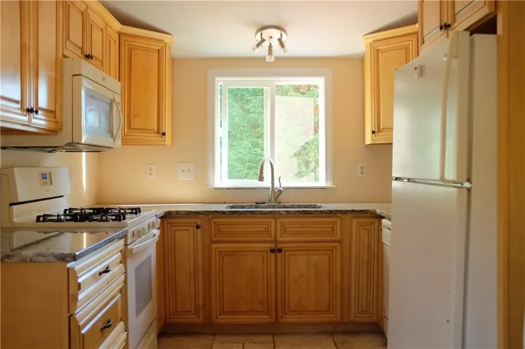 42 Franconia Drive Cranston RI 02920