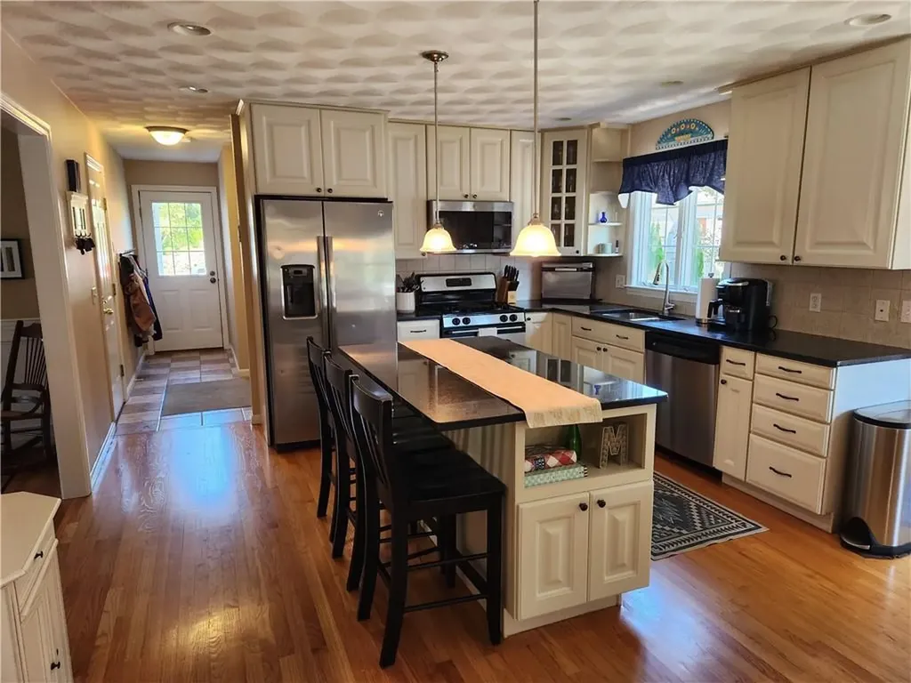 2 Jay Court Cranston RI 02921