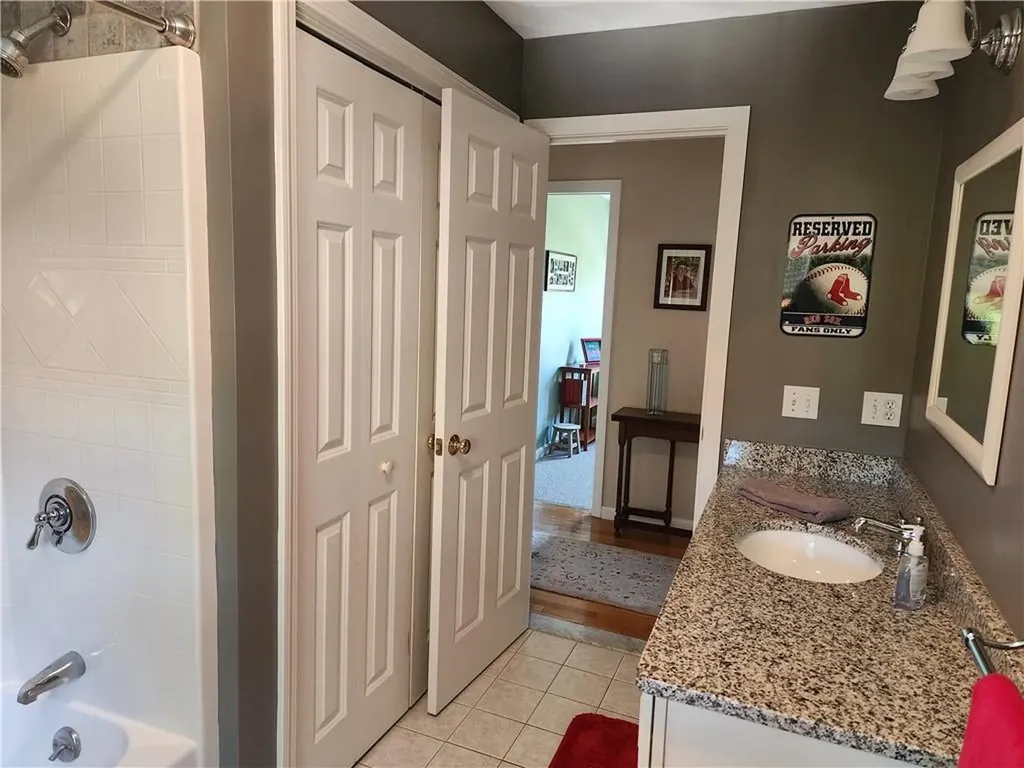 2 Jay Court Cranston RI 02921