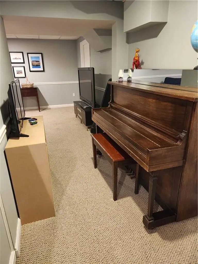 2 Jay Court Cranston RI 02921