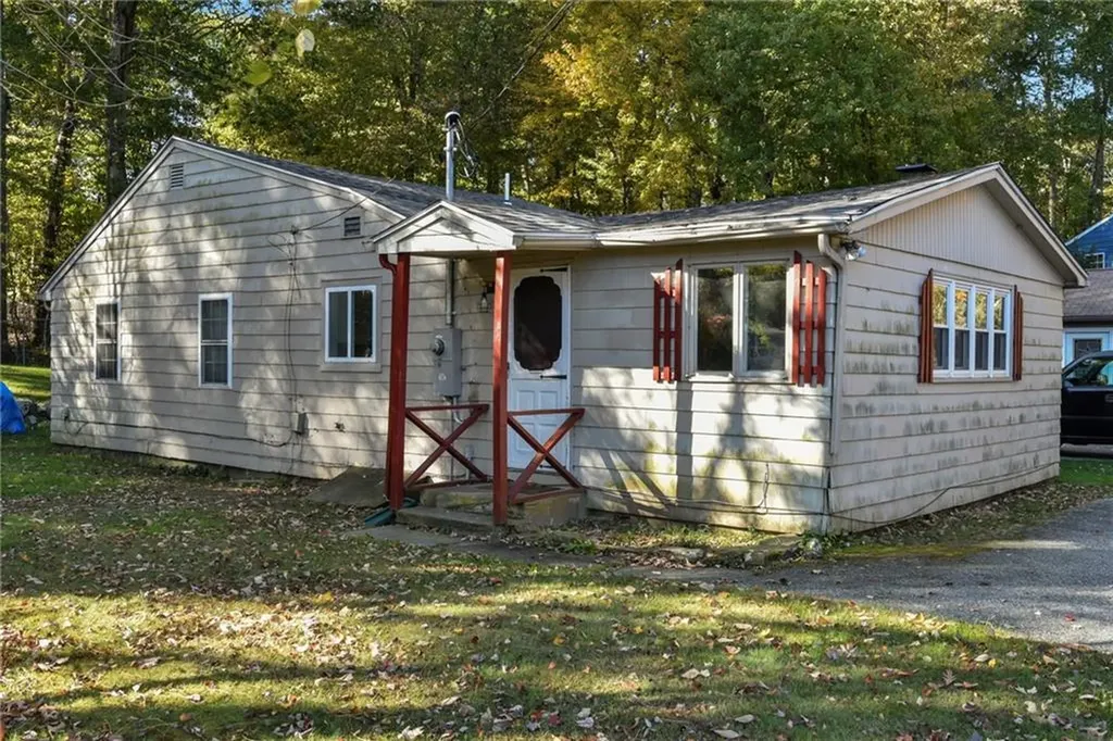 301 Richardson Road Coventry RI 02816
