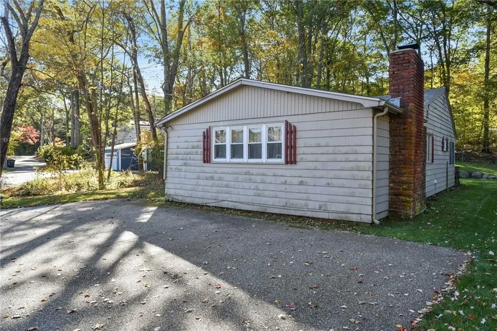 301 Richardson Road Coventry RI 02816