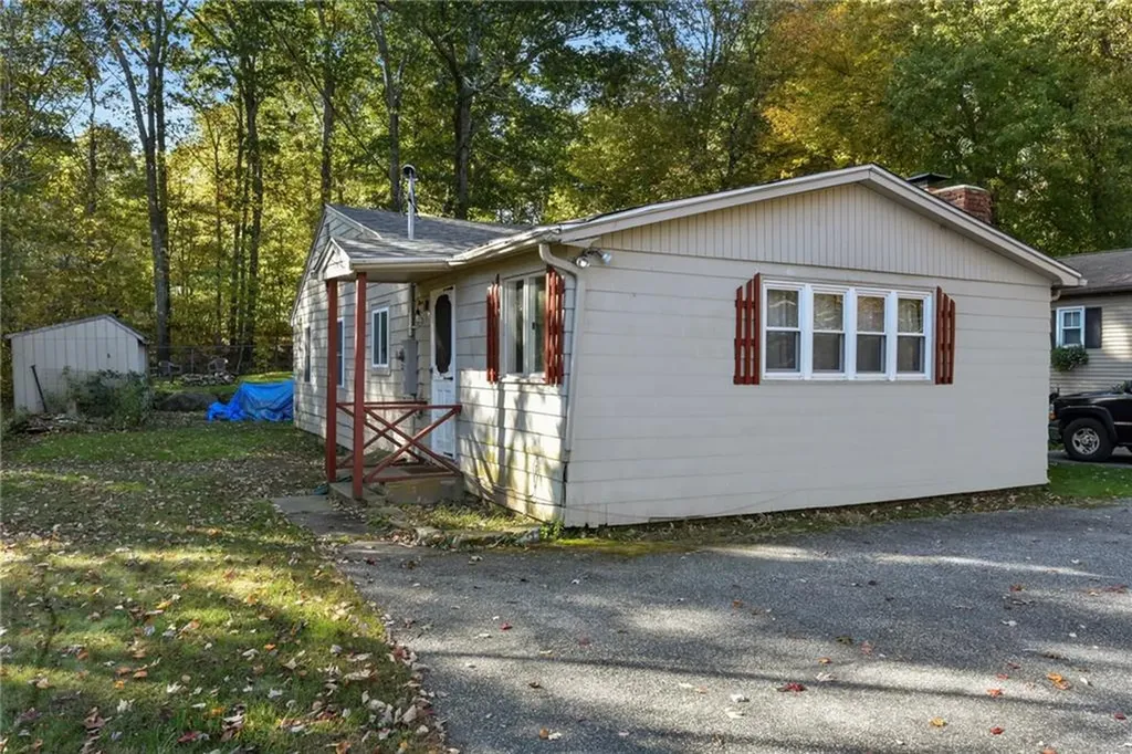301 Richardson Road Coventry RI 02816