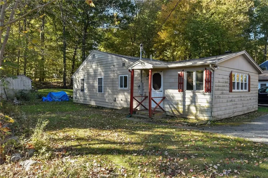 301 Richardson Road Coventry RI 02816