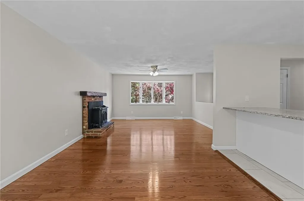 6 Glenview Court Coventry RI 02816