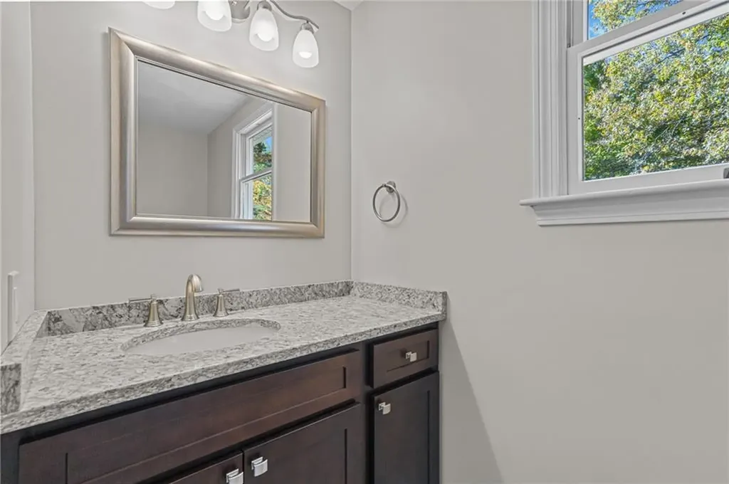 6 Glenview Court Coventry RI 02816