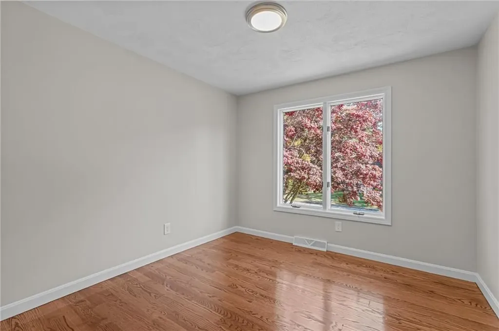 6 Glenview Court Coventry RI 02816