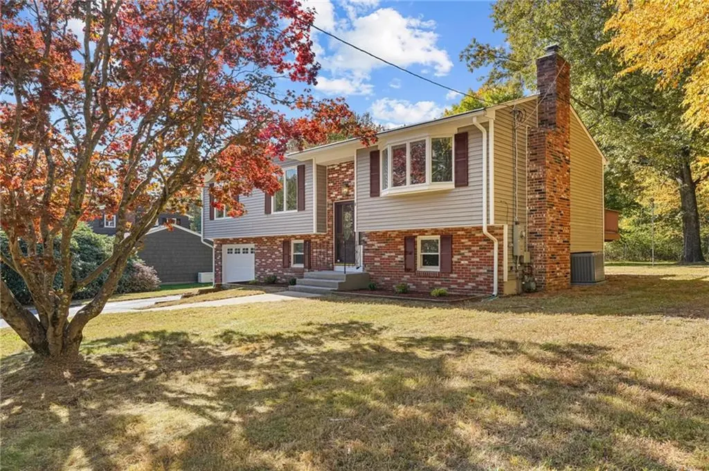 6 Glenview Court Coventry RI 02816